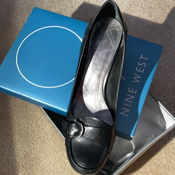 Shoes - Picture 3 of 3